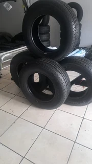 265/60R18 Brand New Continental Cross Contact tires. Leave your whatsapp number if interested.
