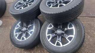 legend 50 mags with 265/65R18 continental tires, leave your whatsapp number if interested.