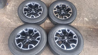 legend 50 mags with 265/65R18 continental tires, leave your whatsapp number if interested.