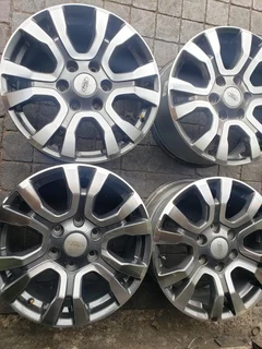 18 inche Ford Ranger mag rims. Leave your whatsapp number if interested.