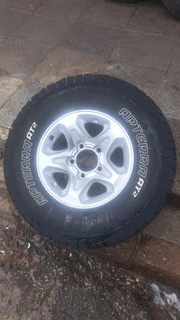 Nissan Np300 hardbody 16 inch mag rims. Leave your whatsapp number if interested.