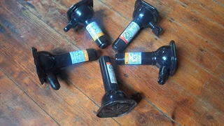 Toyota and Isuzu Jacks with accessories for sale. Left your whatsapp number if interested.