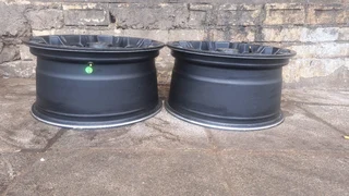 Two 18 inch roms for all 6 holes backki. Ranger, Hilux,  Isuzu,  etc.. Leave your whatsapp number