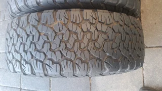265/65R18 BFgoodrich tires. Leave your whatsapp number if interested