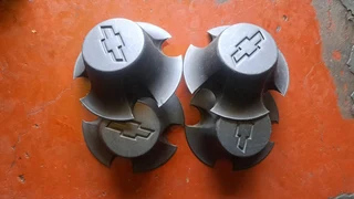 Chevrelot/opel backkie and toyota gt6 center caps. leave your whatsapp number if interested.