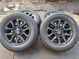18 inche toyota hilux legend 50 mags and tires. leave your whatsapp number if interested.