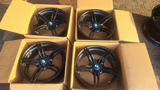 19 inch original BMW wide and narrow mags. leave your whatsapp number if interested.