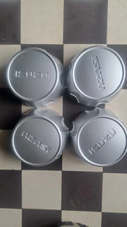 Isuzu bakkie center caps. leave your whatsapp number if interested or whats app me at 0733076165.