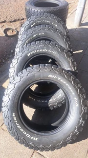 265/65R18 Bfgoodrich tires available, leave your whatsapp number if interested.