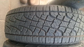 265/65R17 Pirelli Scorpion tires. Leave your whatsapp number if interested.