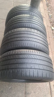 275/40R22 & 315/35R22 Pirelli tires for sale. leave your whatsapp number if interested.