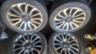 22 inche Range Rover mags &amp; tires of size 285/45R22. Leave your whatsapp number if interested