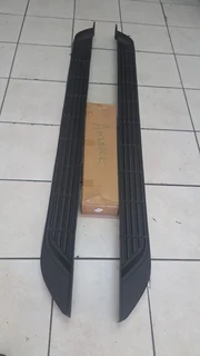 Volkswagen Amorok side step double cab for sale. leave your whatsapp number if interested.