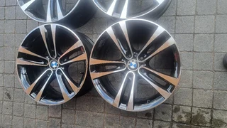 18 inche BMW mag rims, 5x120 pcd. Leave your whatsapp number if interested.