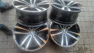 18 inche BMW mag rims, 5x120 pcd. Leave your whatsapp number if interested.