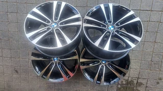18 inche BMW mag rims, 5x120 pcd. Leave your whatsapp number if interested.