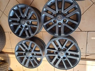 17 inche Toyota Twinspoke mag rims for sale. Leave your whatsapp number if interested.