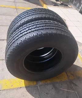 255/70R16 Continental Cross Contact tires, 95% thread left. Leave your whatsapp number.