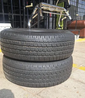 255/70R16 Continental Cross Contact tires, 95% thread left. Leave your whatsapp number.