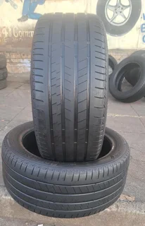 275/40R20 Bridgestone Runflat tires for sale. Leave your whatsapp number if interested.