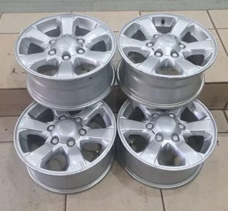 ✅️ Original 16-inch Isuzu bakkie Mag rims. Leave your whatsapp number if interested for pricing