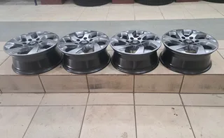✅️ 18-inch GWM bakkies mag rims. Leave your whatsapp number if interested for pricing.