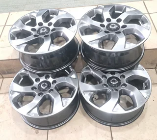 ✅️ 18-inch GWM bakkies mag rims. Leave your whatsapp number if interested for pricing.