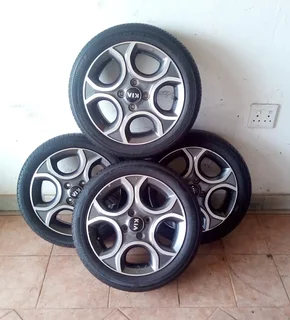  15-inch kia mag rims with 175/65R15 tires. Leave your whatsapp number if interested.