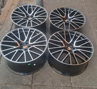  21-inch wide & Narrow(Porsche Macan, Audi Q7) mag rims. Leave your whatsapp number.
