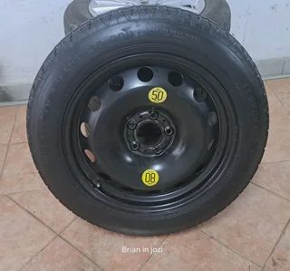 ✅️  155/90D18 BMW X3 or X5 biscuits Dunlop tire. Leave your whatsapp number if interested.