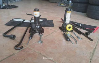 ✅️GWM and Quantum hydraulic bottle jacks. Leave your whatsapp number if interested