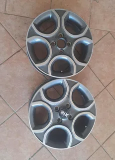  2x 15-inch kia mags 4 sale. Leave your whatsapp number if interested
