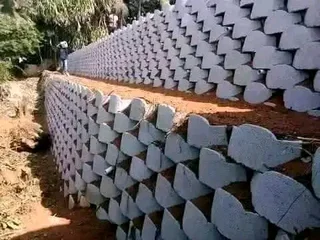 We do retaining walls and gabion baskets 0679057589