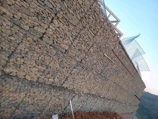 We do gabion baskets and retaining walls 0679057589