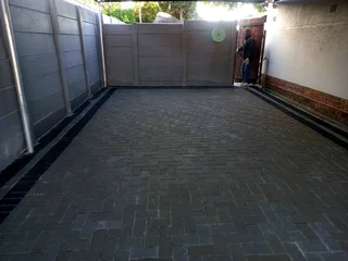 Paving installation