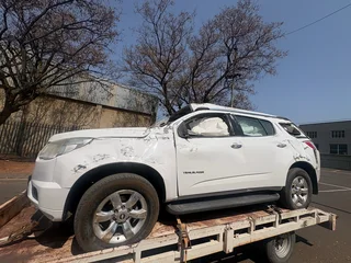 Chevrolet trailblazer automatic 2.8 4x2 stripping for spares