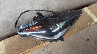 Toyota Aygo left headlight