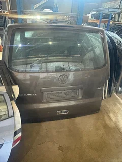 Vw Caravelle tailgate boot