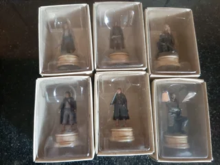 Lord of the rings chess set .collectable