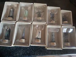 Lord of the rings chess set .collectable