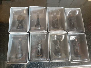 Lord of the rings chess set .collectable