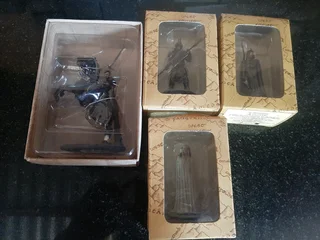 Lord of the rings chess set .collectable