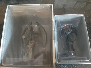 Lord of the rings chess set .collectable