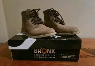 Bronx Boots- Size 6