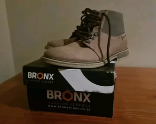 Bronx Boots- Size 6
