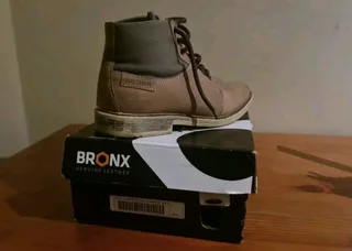 Bronx Boots- Size 6