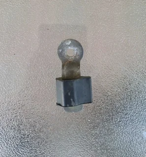 Isuzu Anti-rattler clip