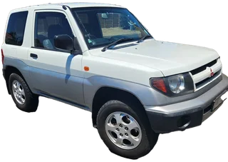 Mitsubishi pajero IO 4X4  3 door