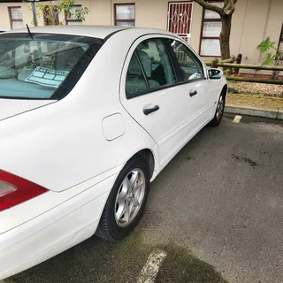 Mercedes c200  Kompressor  2002 183500kms