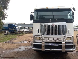 Grab This 2011 International 9800i 6x4 Truck [Excellent Condition]